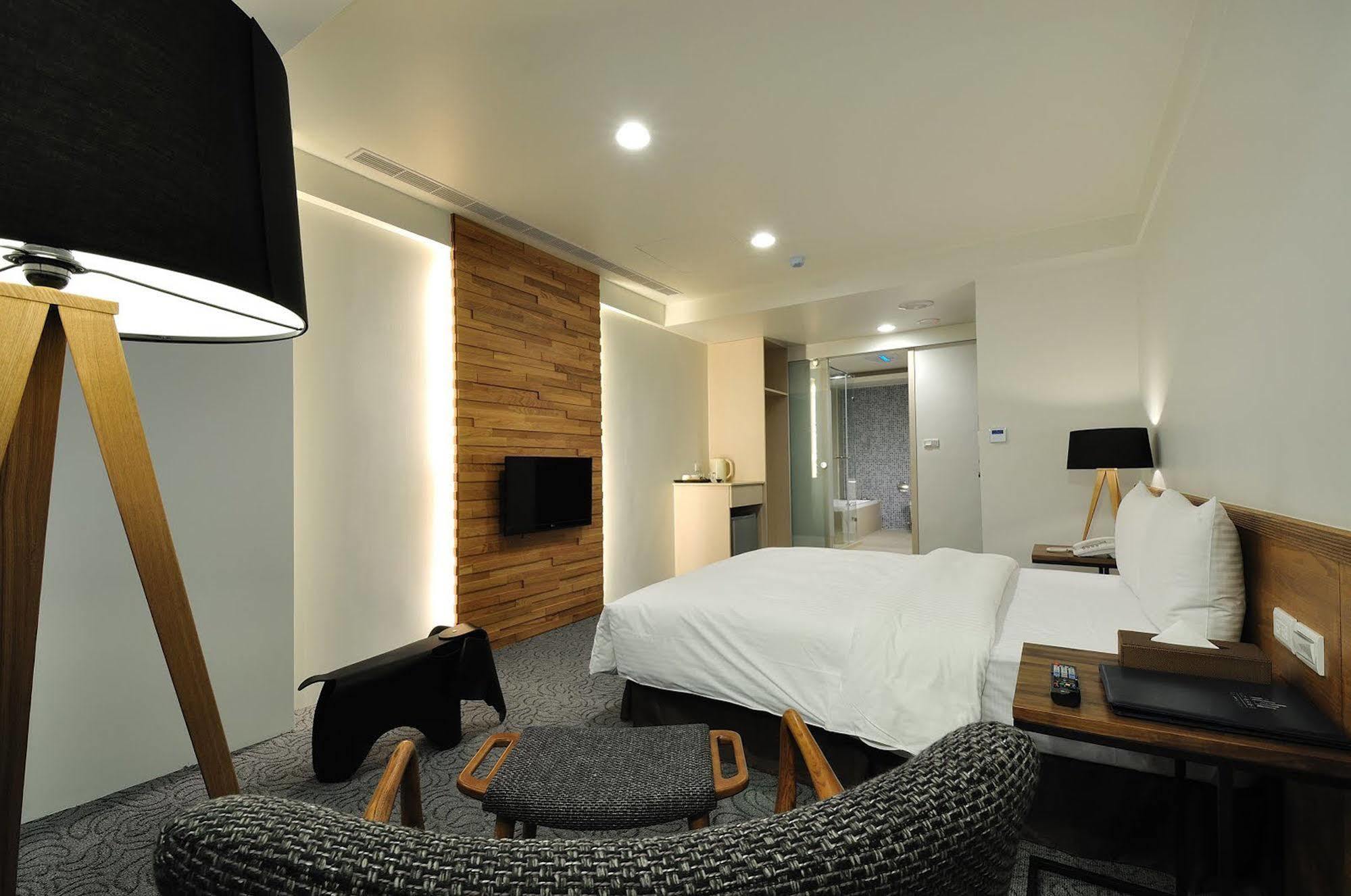 Sun Sweet Hotel Luodong Extérieur photo