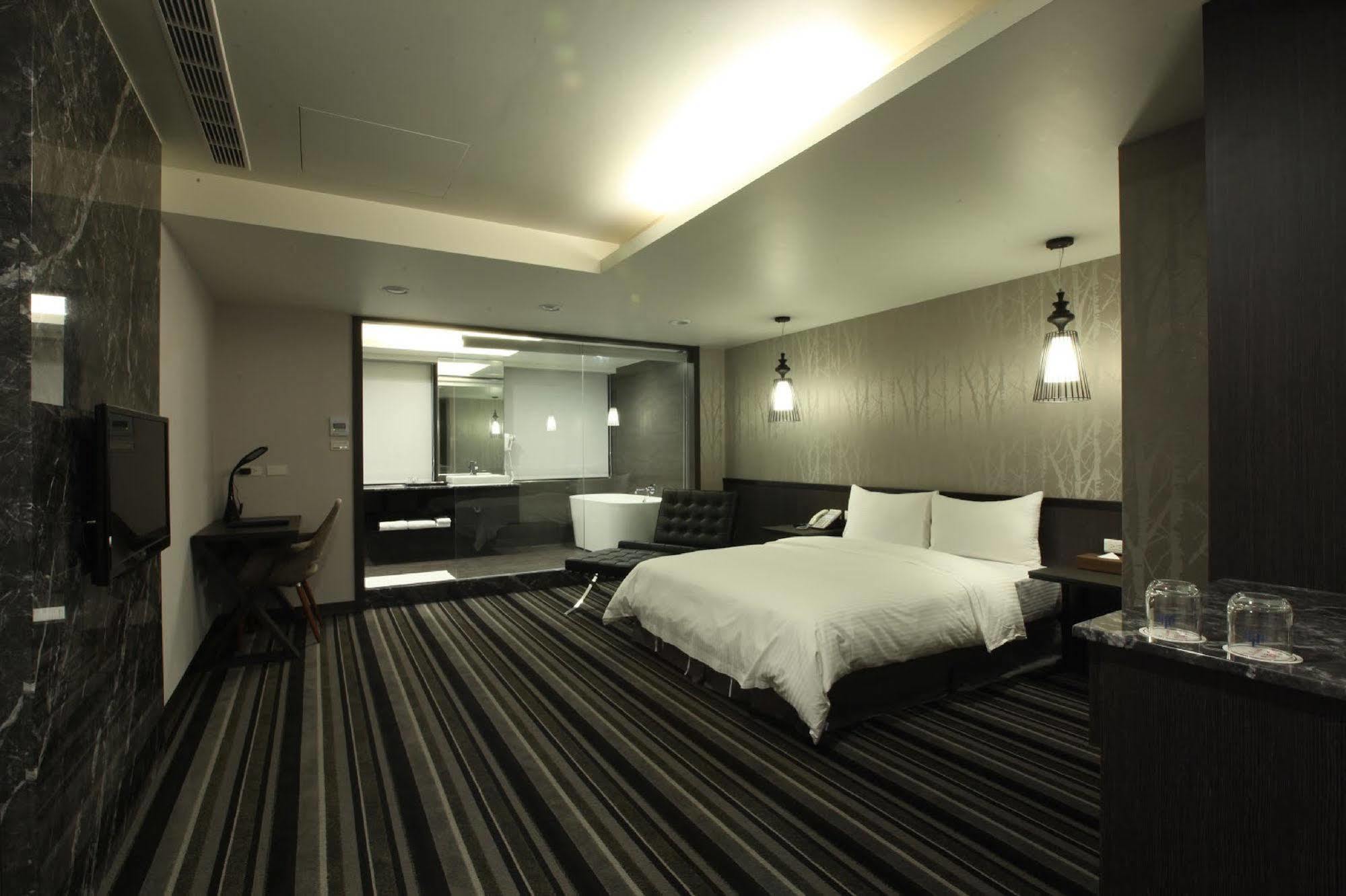 Sun Sweet Hotel Luodong Extérieur photo