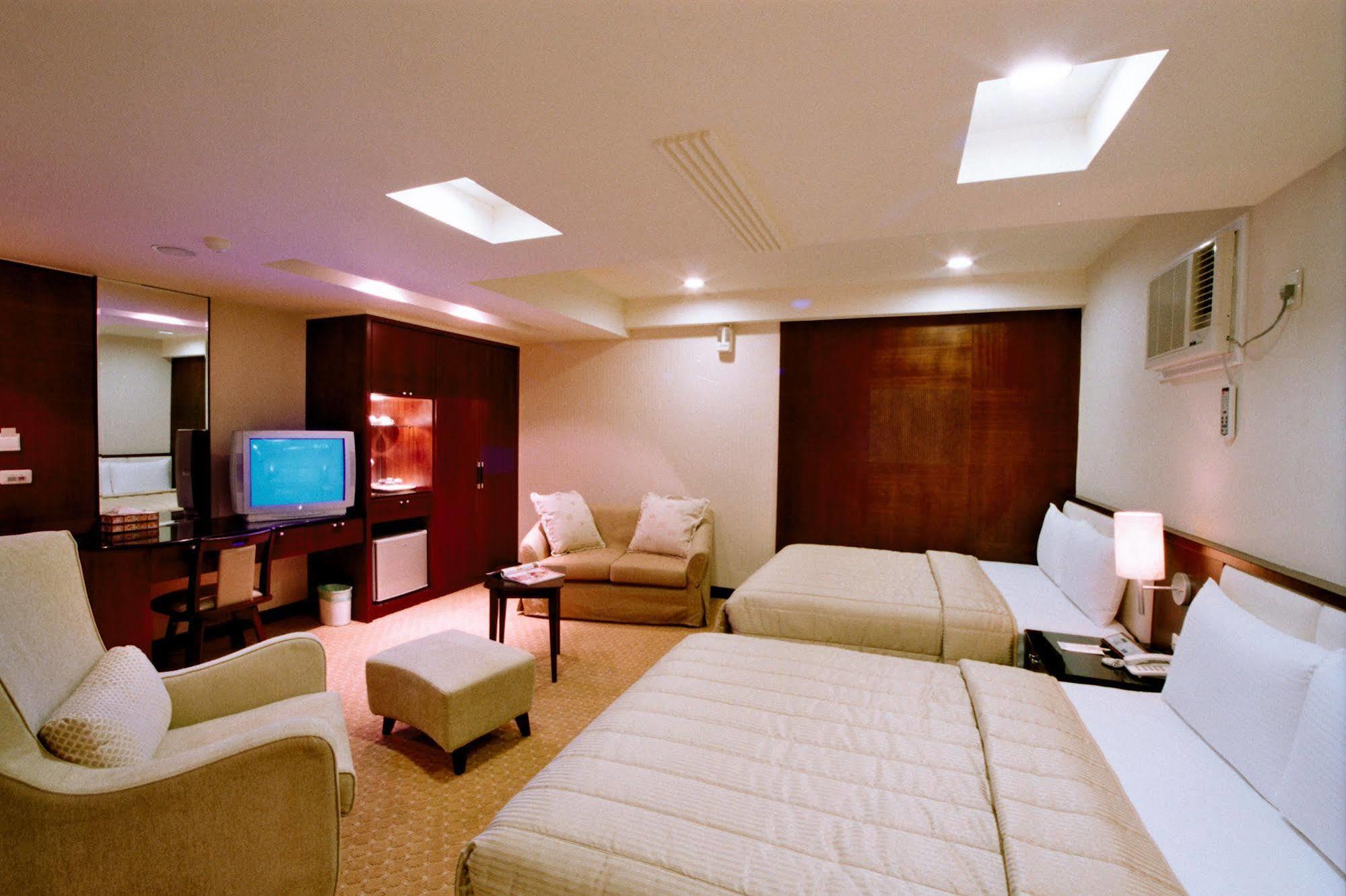 Sun Sweet Hotel Luodong Extérieur photo