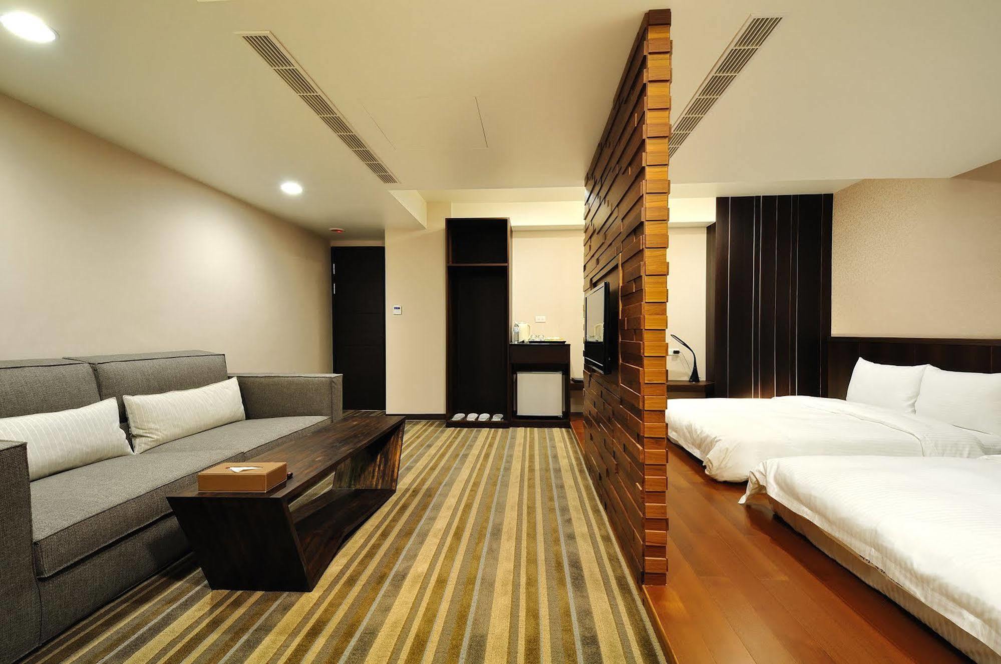 Sun Sweet Hotel Luodong Extérieur photo