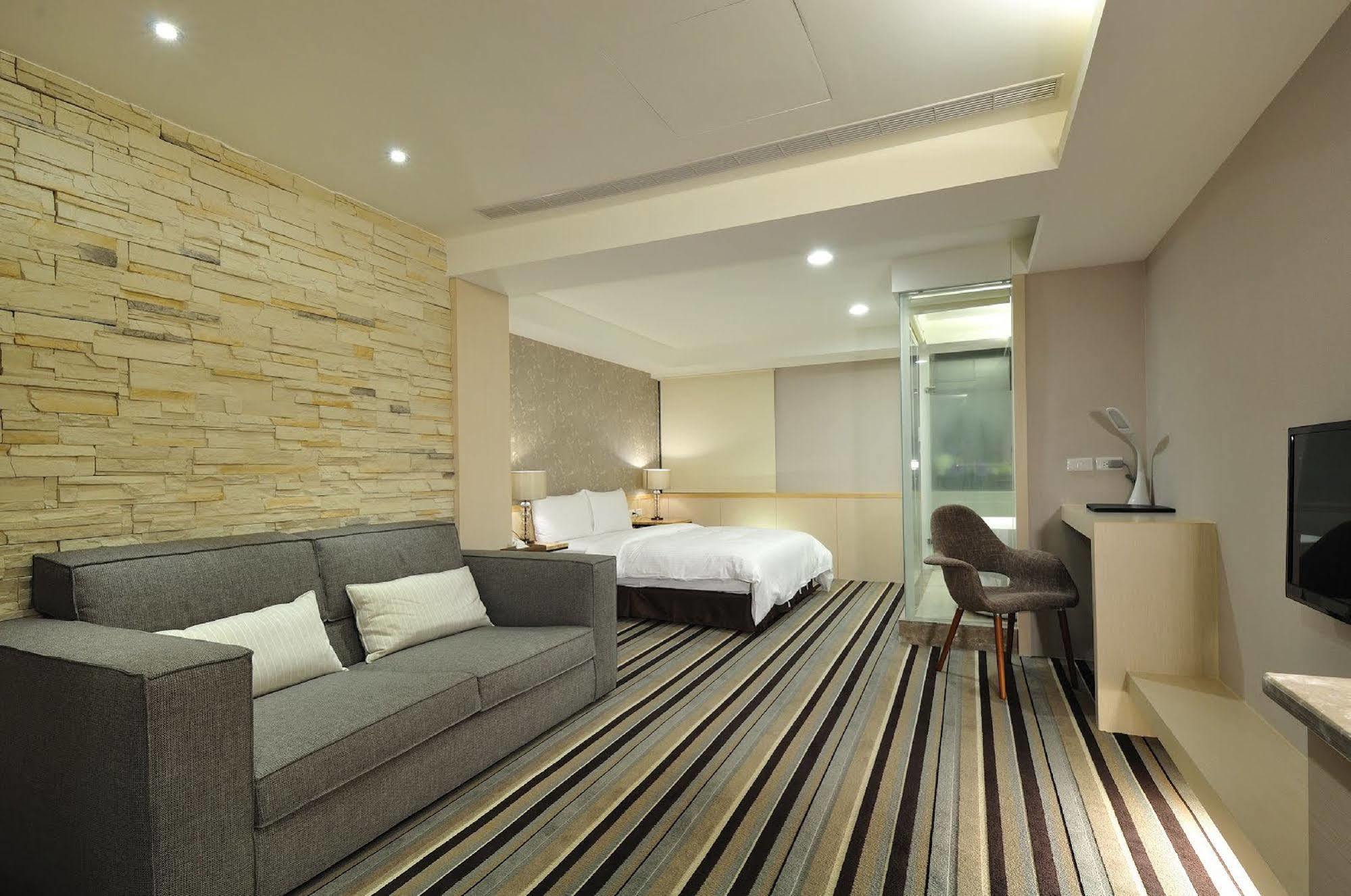 Sun Sweet Hotel Luodong Extérieur photo