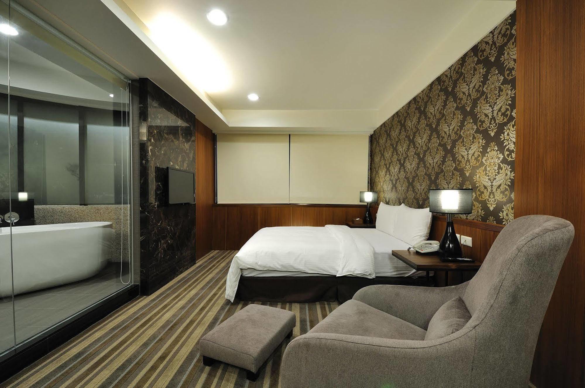 Sun Sweet Hotel Luodong Extérieur photo